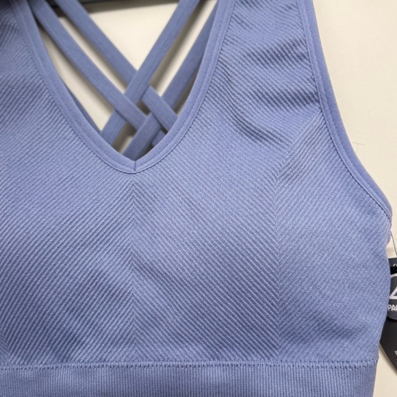 NWT New Balance Women's Dusk Shower Seamless
Set | Biker Shorts & Sports Bra - Picture 8 of 9